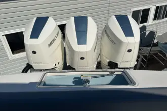 Thumbnail von Boston Whaler 380 Outrage