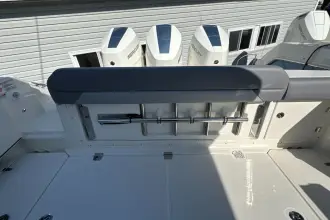 Thumbnail von Boston Whaler 380 Outrage