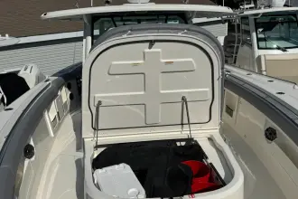 Thumbnail von Boston Whaler 380 Outrage