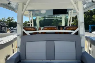 Thumbnail von Boston Whaler 380 Outrage
