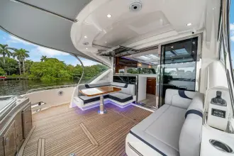 Thumbnail von Riviera 6000 Sport Yacht