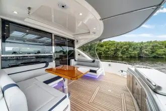 Thumbnail von Riviera 6000 Sport Yacht