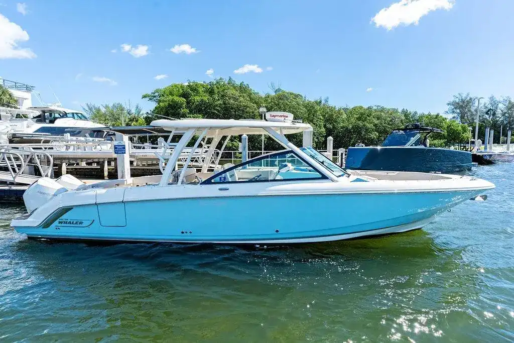 Boston Whaler 320 Vantage