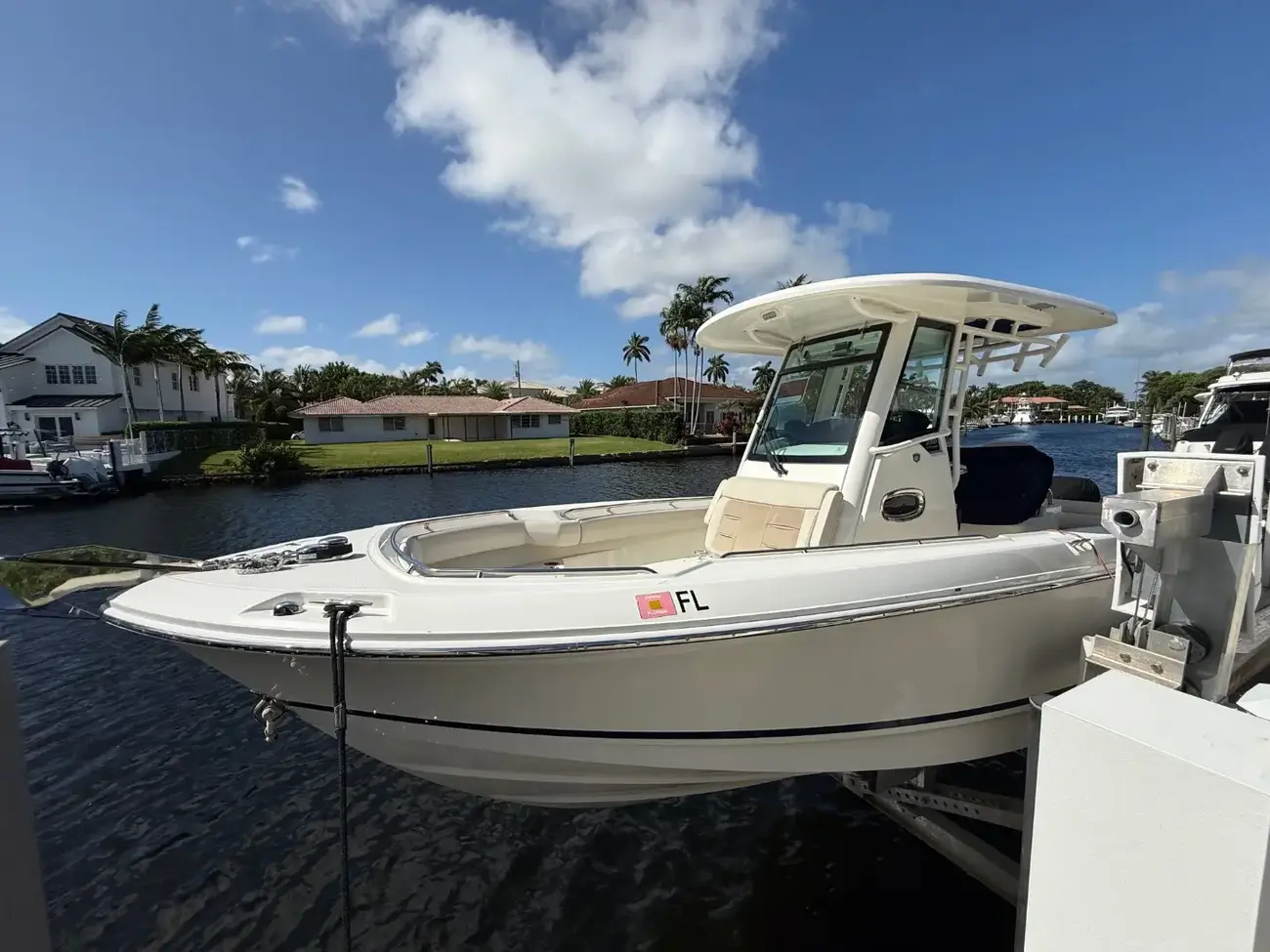 Boston Whaler 250 Outrage