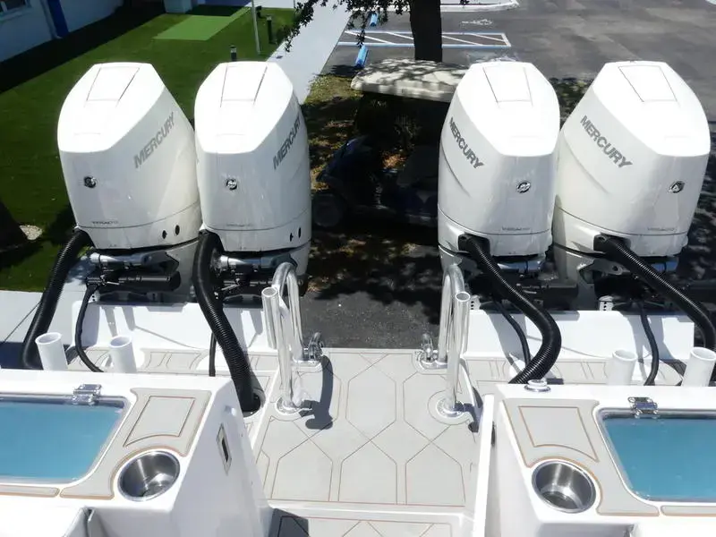 Thumbnail von Twin Vee Powercats 260