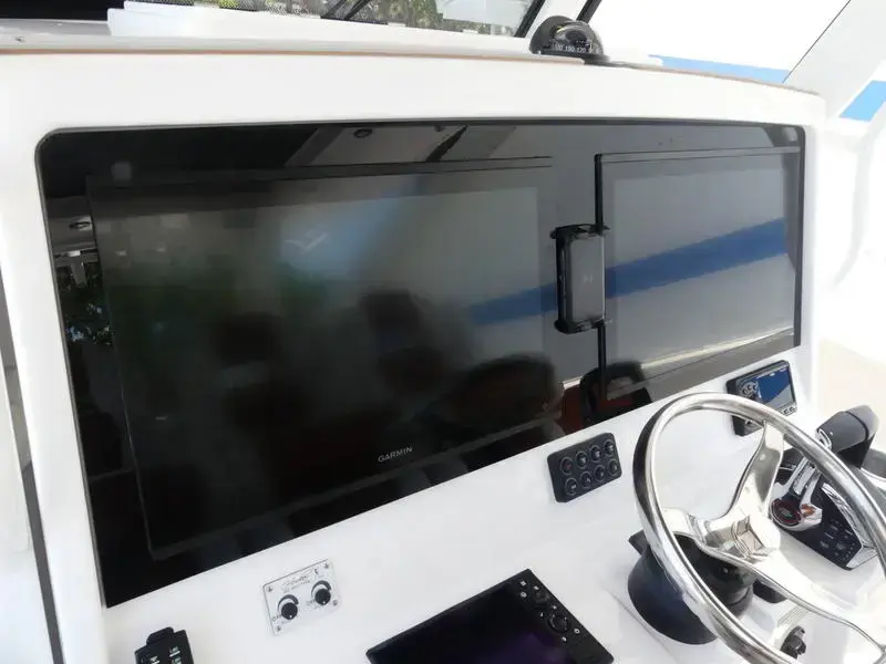 Thumbnail von Twin Vee Powercats 260