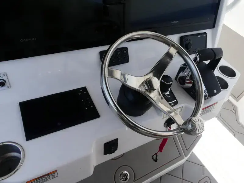 Thumbnail von Twin Vee Powercats 260