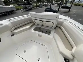 Thumbnail von Boston Whaler 330 Outrage