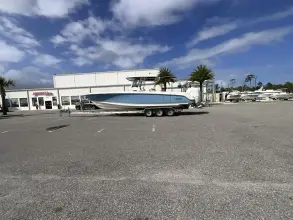 Thumbnail von Boston Whaler 330 Outrage