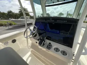 Thumbnail von Boston Whaler 330 Outrage