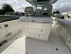 Thumbnail von Boston Whaler 330 Outrage