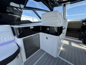 Thumbnail von Sea Ray 370 Sundancer Outboard