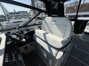 Thumbnail von Sea Ray 370 Sundancer Outboard