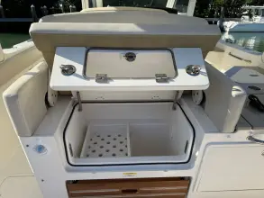 Thumbnail von Boston Whaler 350 Realm