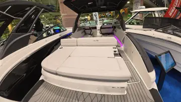 Thumbnail von Sea Ray SLX 280 z silnikiem zewnętrznym