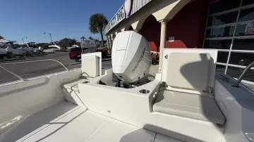 Thumbnail von Boston Whaler 210 Montauk