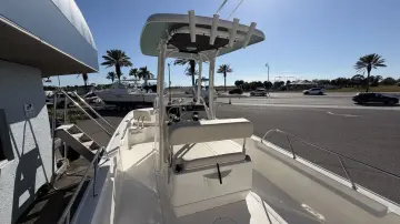 Thumbnail von Boston Whaler 210 Montauk