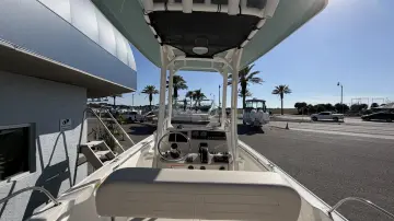 Thumbnail von Boston Whaler 210 Montauk