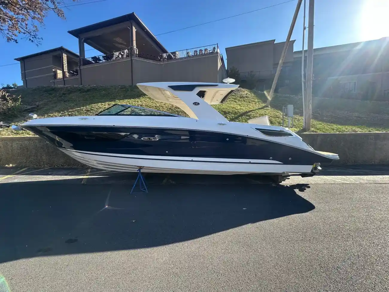 Sea Ray SLX 350
