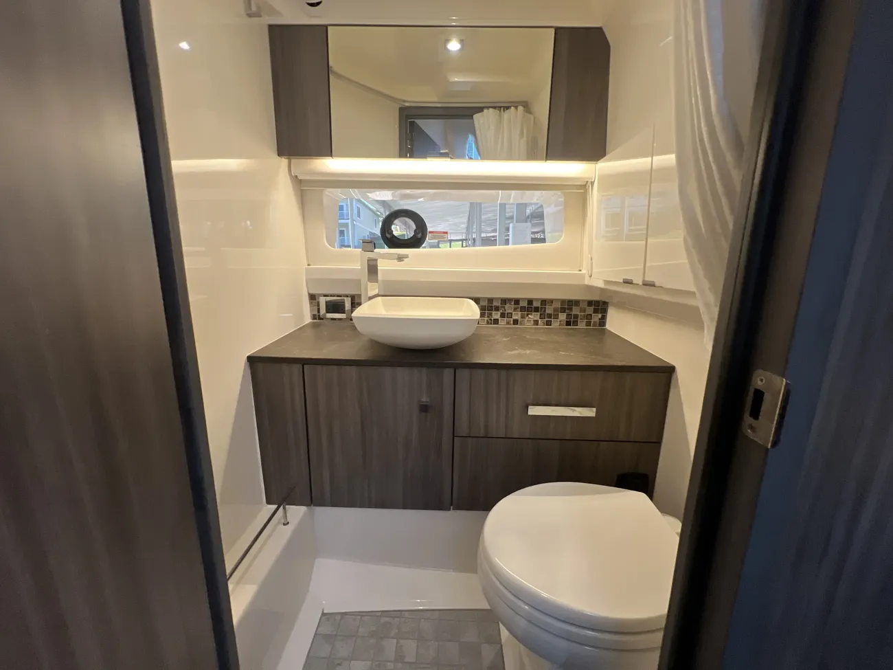 Thumbnail von Sea Ray SLX 400