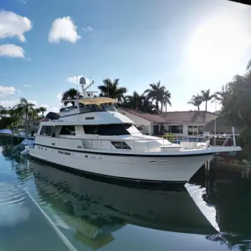 Hatteras 67 Cockpit Motor Yacht