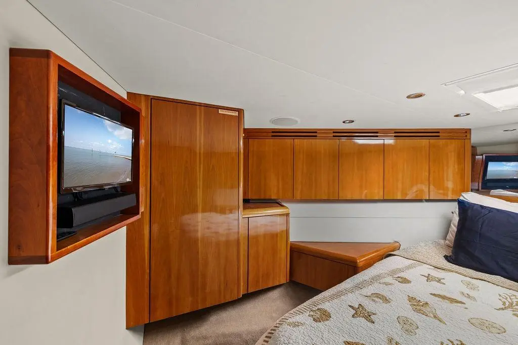 Thumbnail von Hatteras 60 Convertible