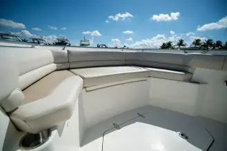 Thumbnail von Boston Whaler 330 Outrage