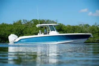 Thumbnail von Boston Whaler 330 Outrage