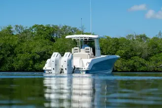 Thumbnail von Boston Whaler 330 Outrage