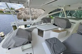 Thumbnail von Tiara Yachts 34LX