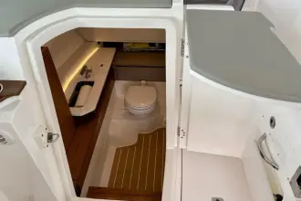 Thumbnail von Tiara Yachts 34LX