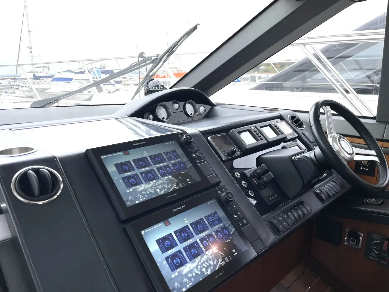 Thumbnail von Princess V62 S