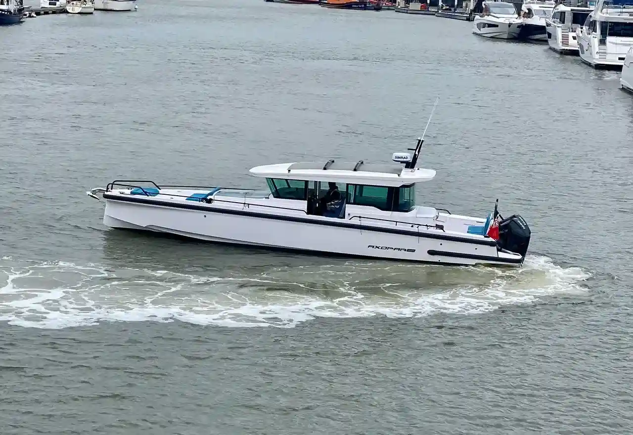 Axopar 37 XC Cross Cabin WILBER