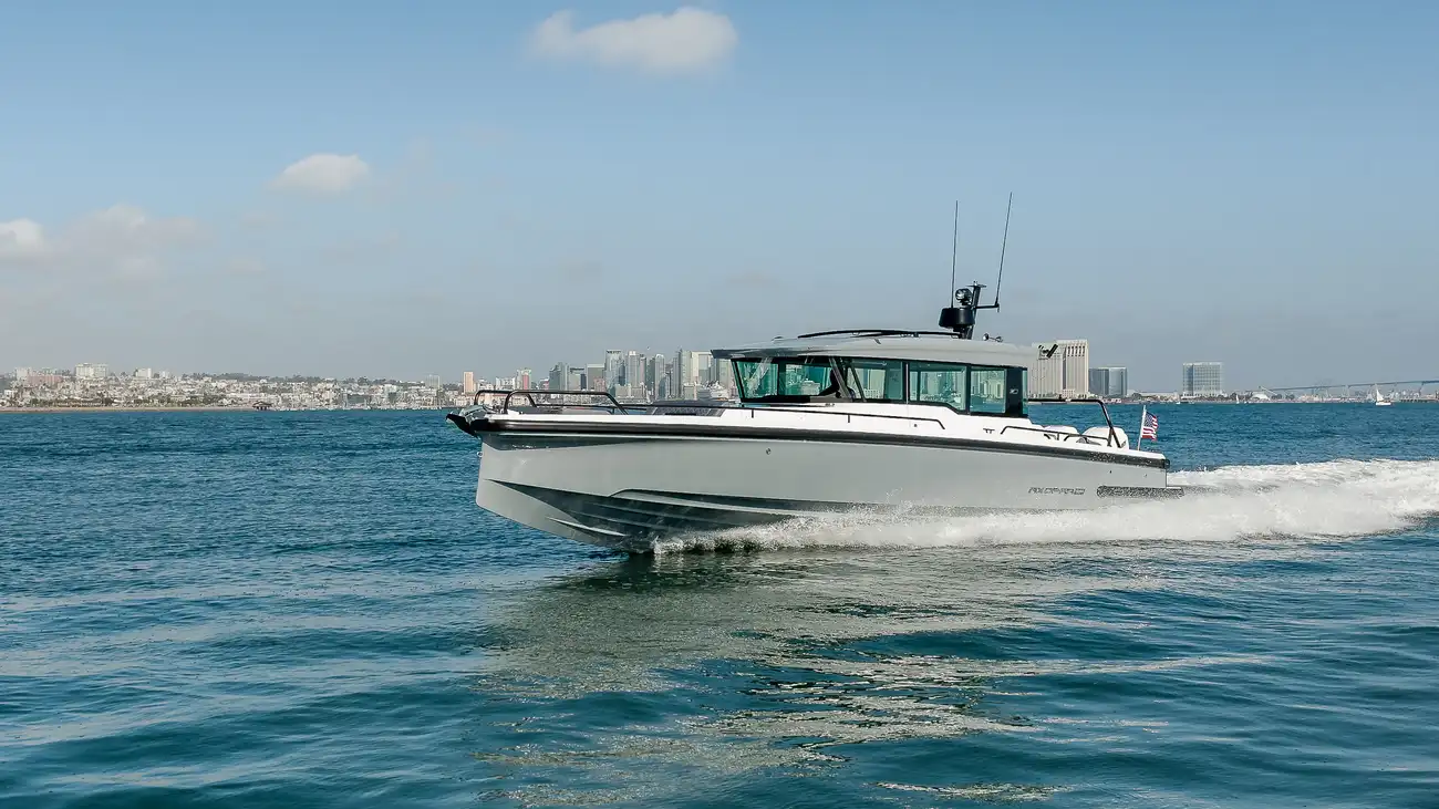 Axopar 37 XC Cross Cabin