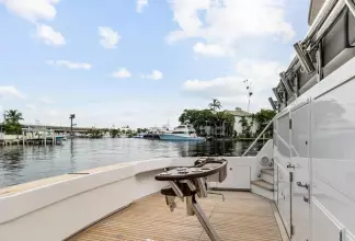 Thumbnail von Hatteras 82 Convertible BELLISSIMA