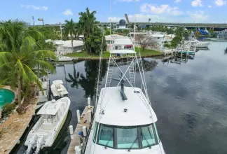 Thumbnail von Hatteras 82 Convertible BELLISSIMA