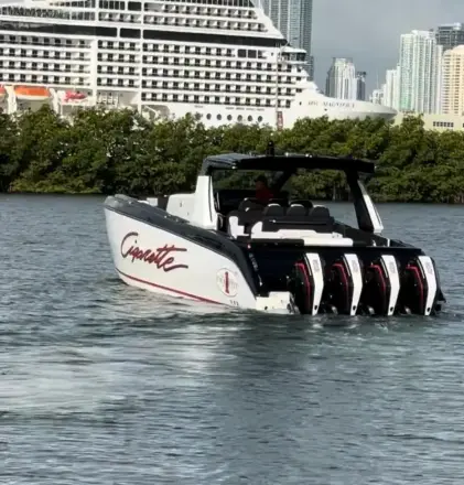 Cigarette 42 Auroris