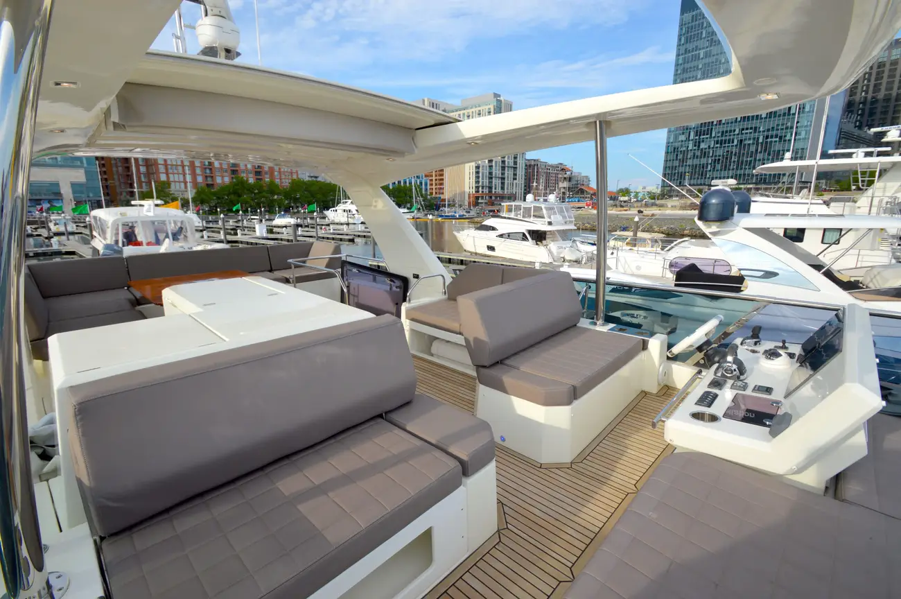 Thumbnail von Prestige 63 2017