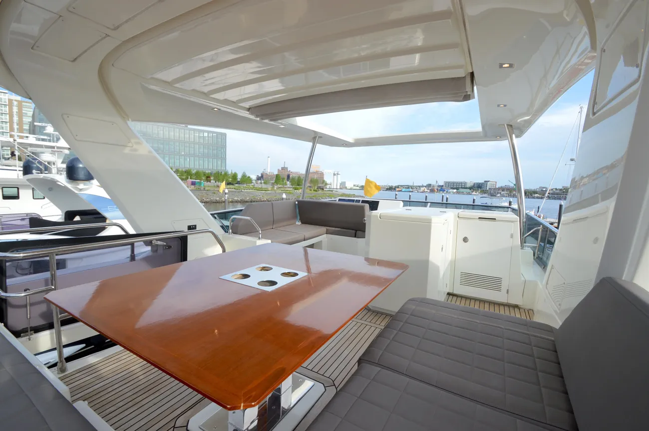 Thumbnail von Prestige 63 2017