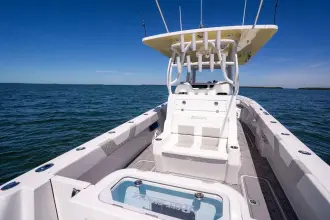 Thumbnail von Reef Runner 340 Center Console