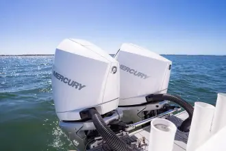 Thumbnail von Reef Runner 340 Center Console