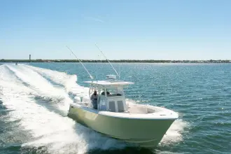 Thumbnail von Reef Runner 340 Center Console