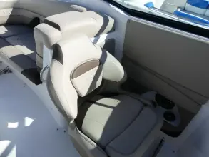 Thumbnail von Hurricane SunDeck 2690 OB