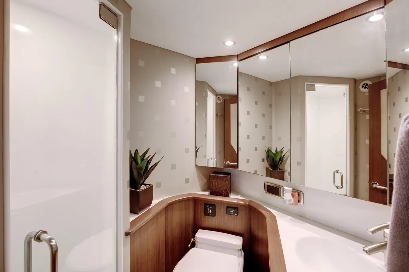 Thumbnail von Ocean Yachts 64 Convertible