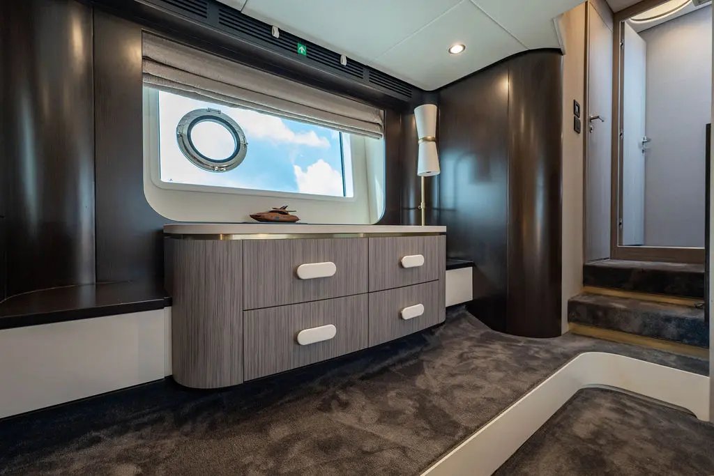 Thumbnail von Azimut 55