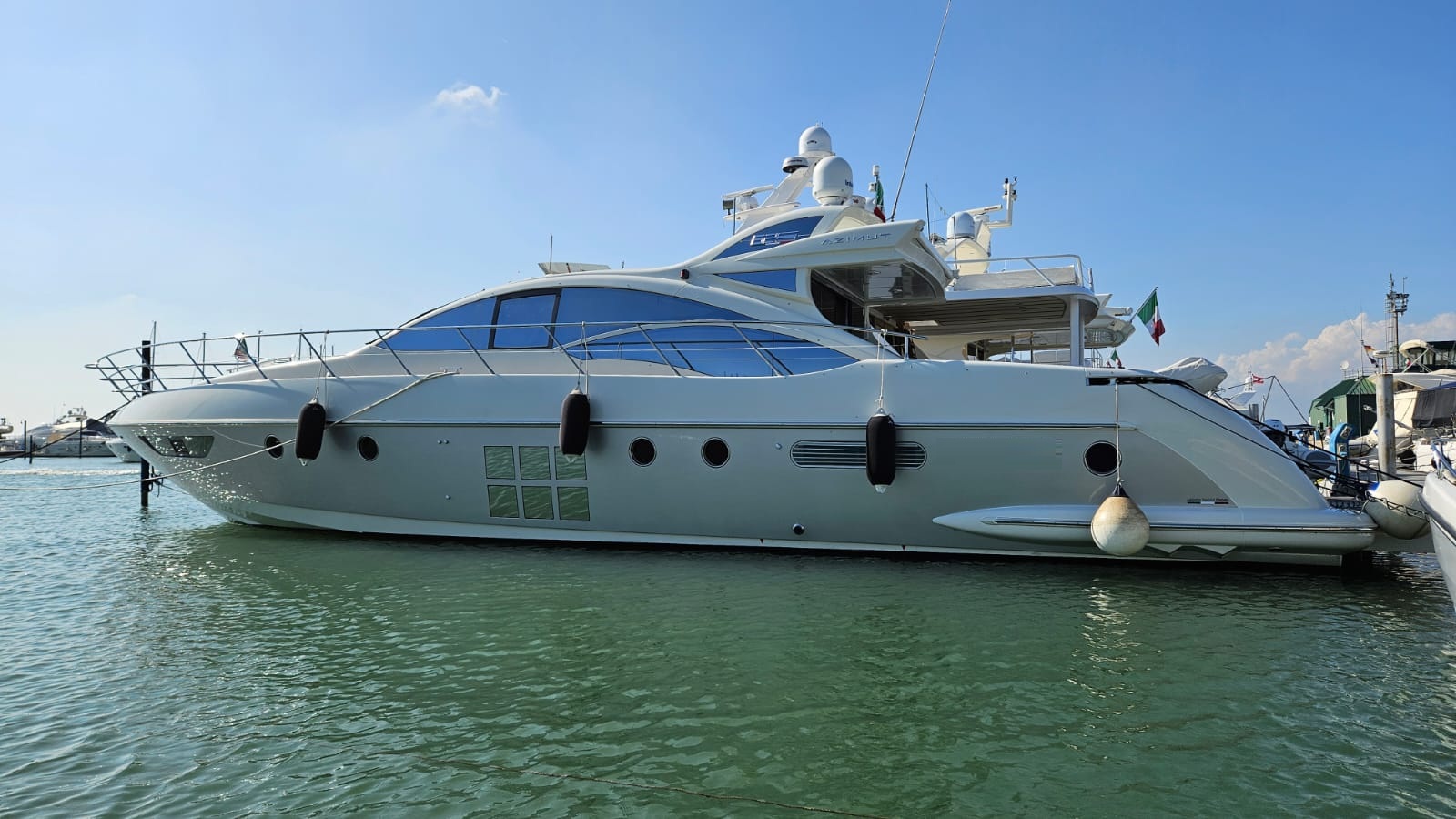 Azimut 62S