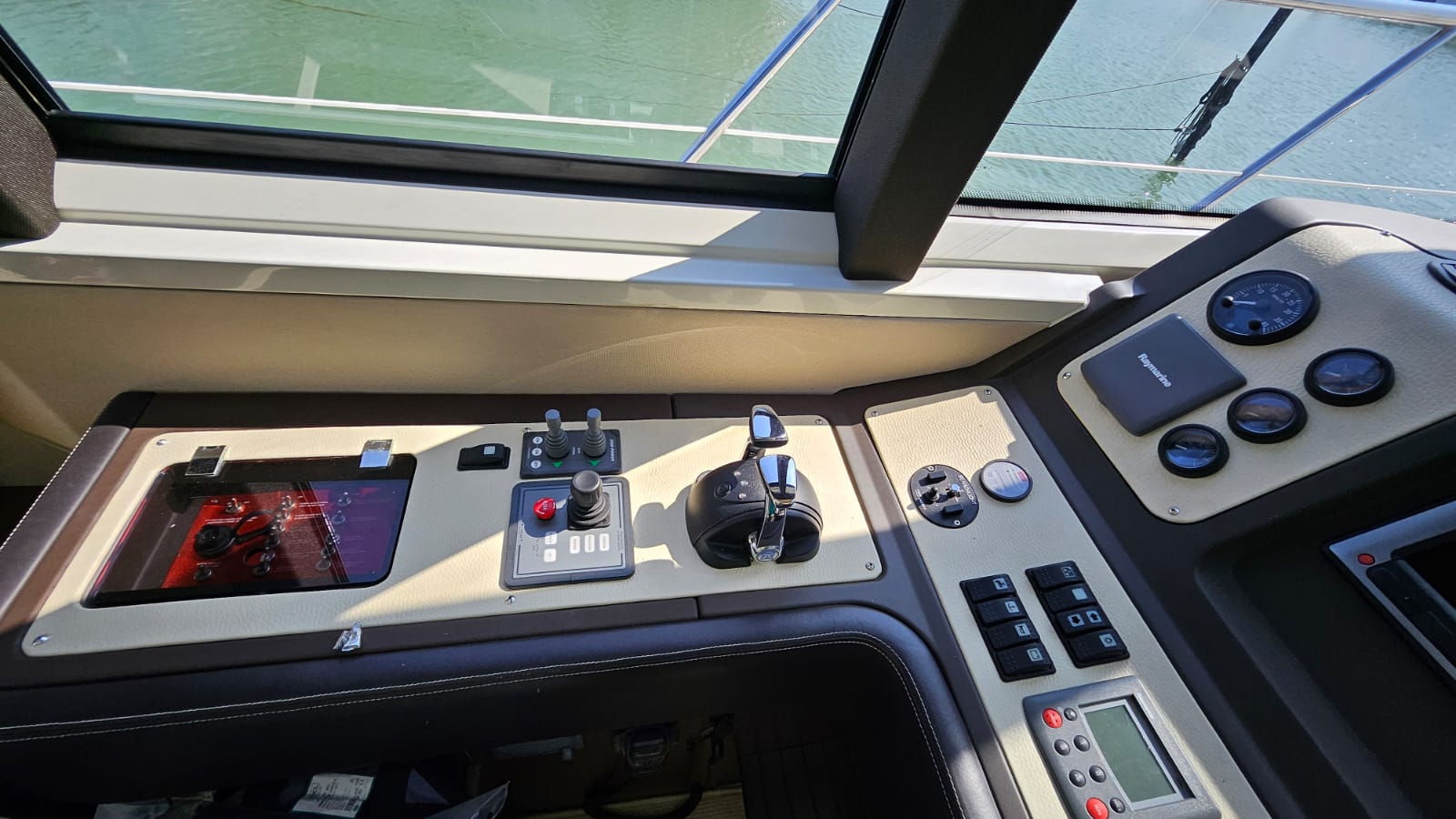 Thumbnail von Azimut 62S