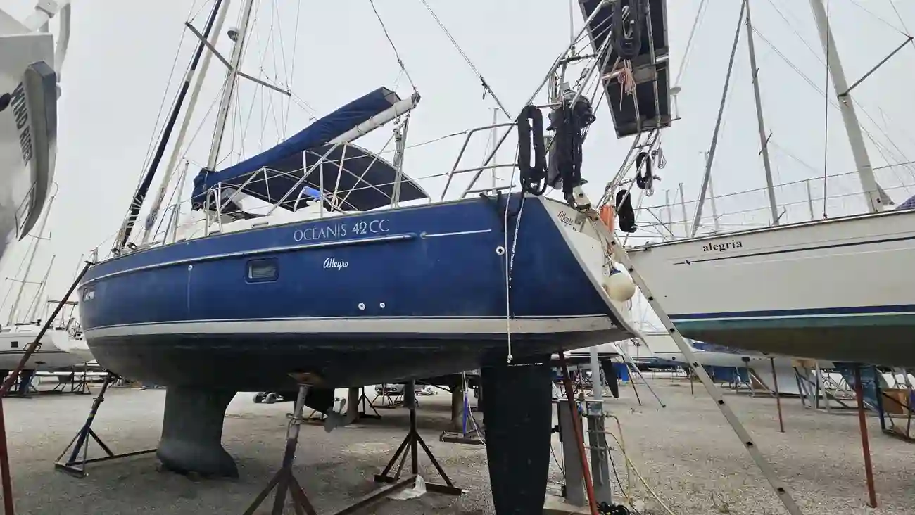 Thumbnail von Beneteau Oceanis 42 CC
