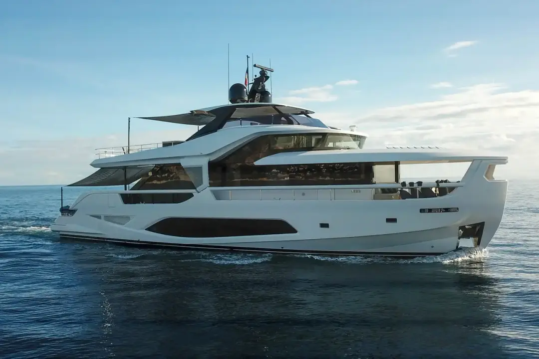 Ferretti Yachts Infynito 80