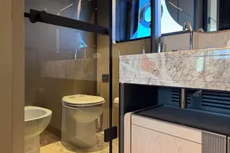 Thumbnail von Ferretti Yachts Infynito 80